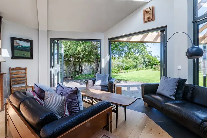 Conservatory lounge