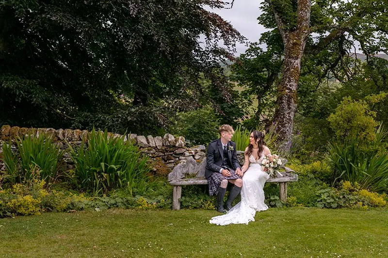 How to Choose the Right Wedding Photographer for You